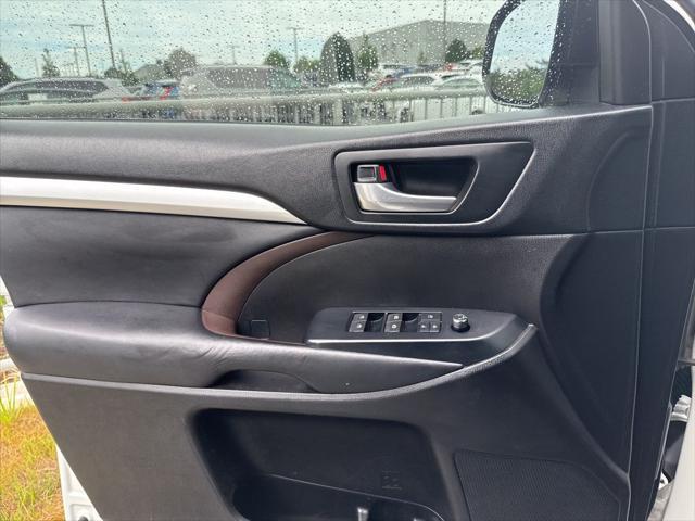 used 2018 Toyota Highlander car, priced at $24,990