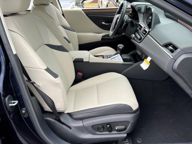 new 2025 Lexus ES 350 car, priced at $45,255