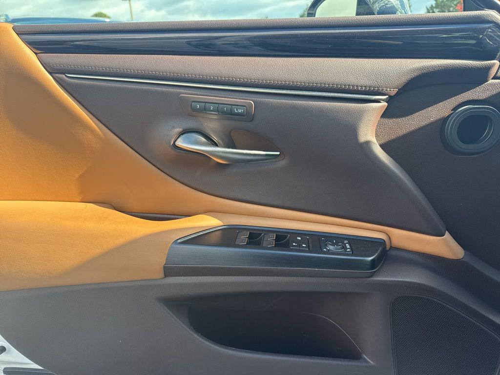 used 2021 Lexus ES 250 car, priced at $29,990