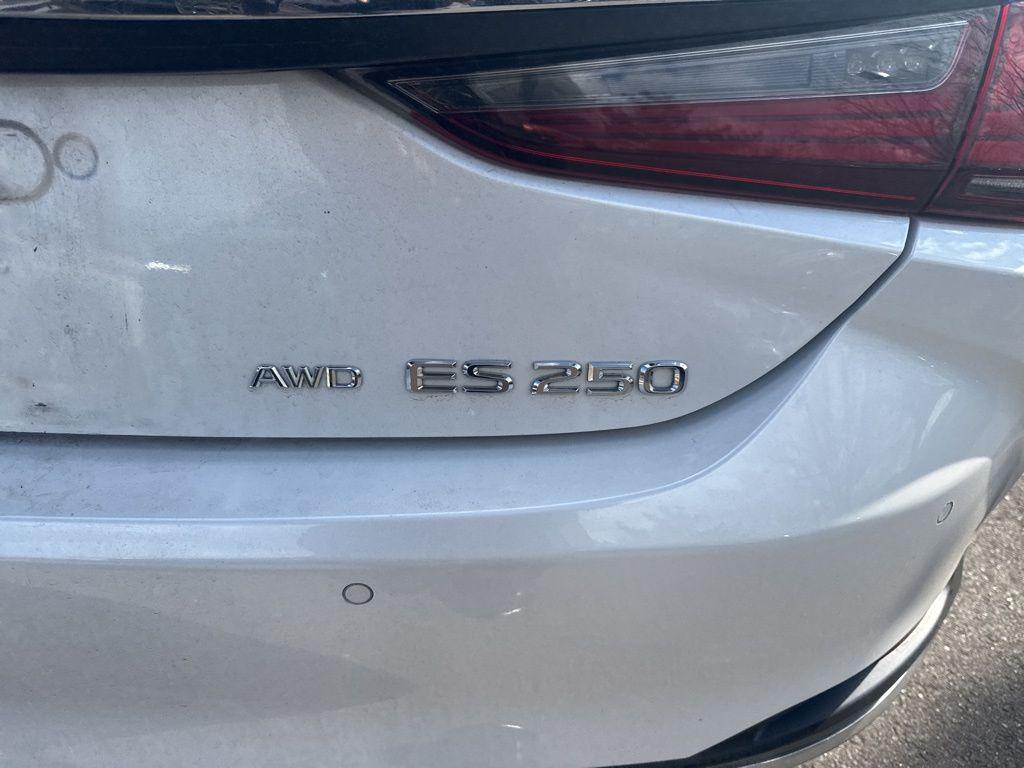 used 2021 Lexus ES 250 car, priced at $29,990