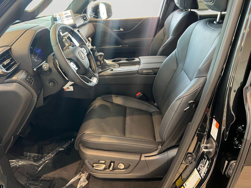 new 2025 Lexus LX 600 car, priced at $117,058