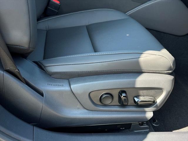 new 2025 Lexus ES 350 car, priced at $45,454