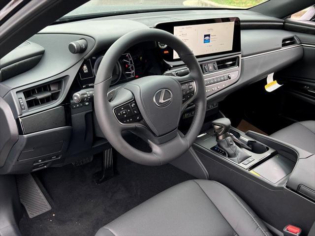 new 2025 Lexus ES 300h car, priced at $48,682