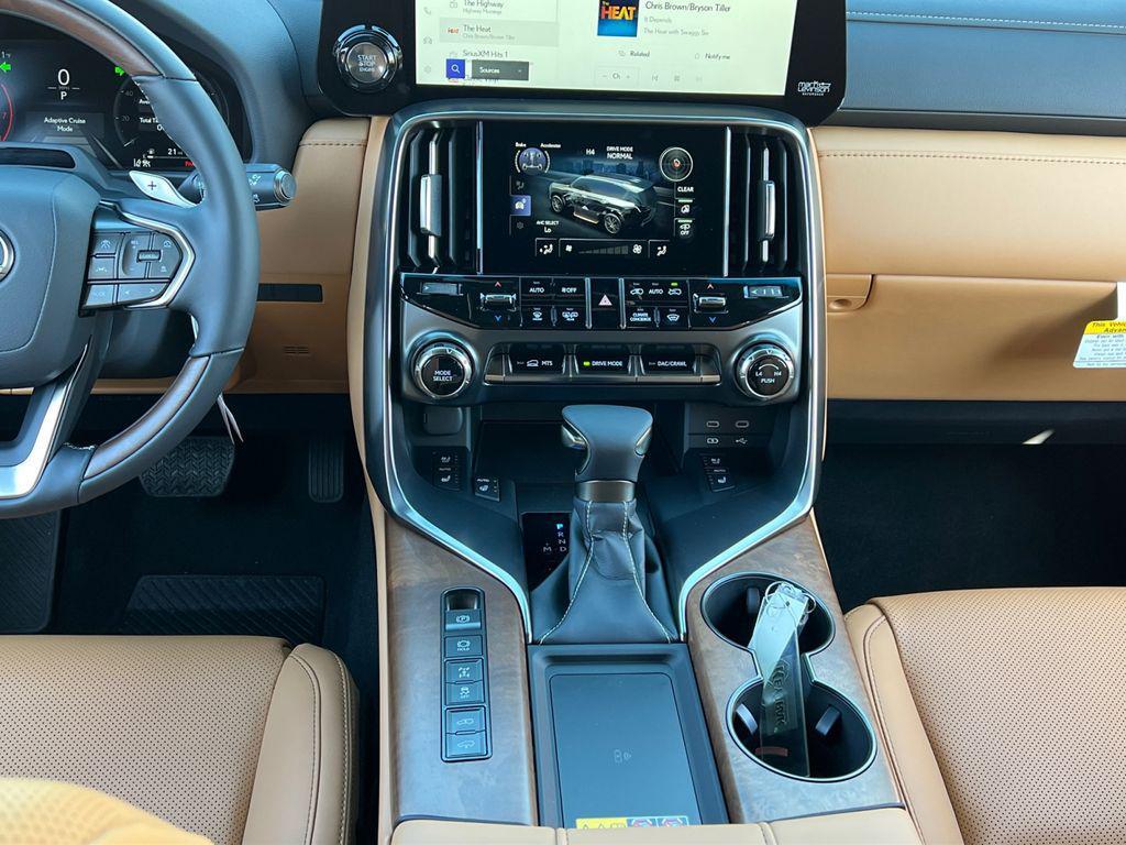 new 2025 Lexus LX 600 car, priced at $117,368