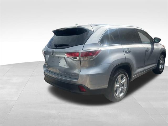 used 2016 Toyota Highlander car, priced at $24,100