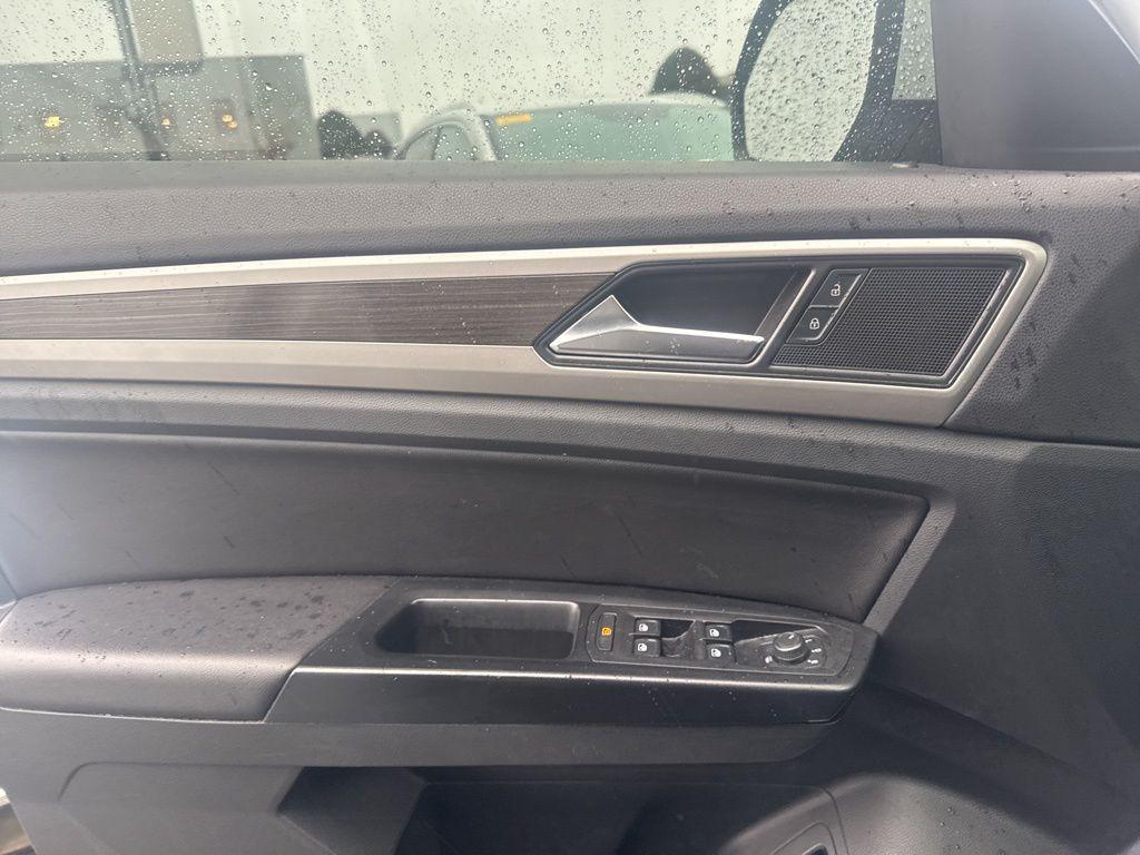 used 2020 Volkswagen Atlas car, priced at $21,236