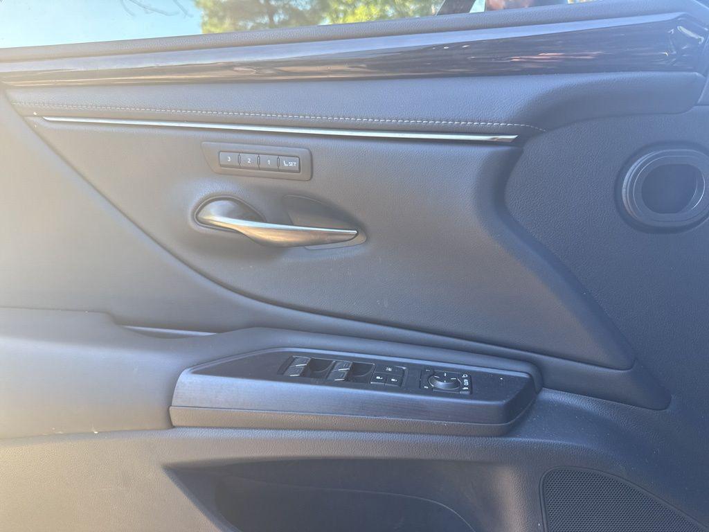 used 2021 Lexus ES 350 car, priced at $31,977