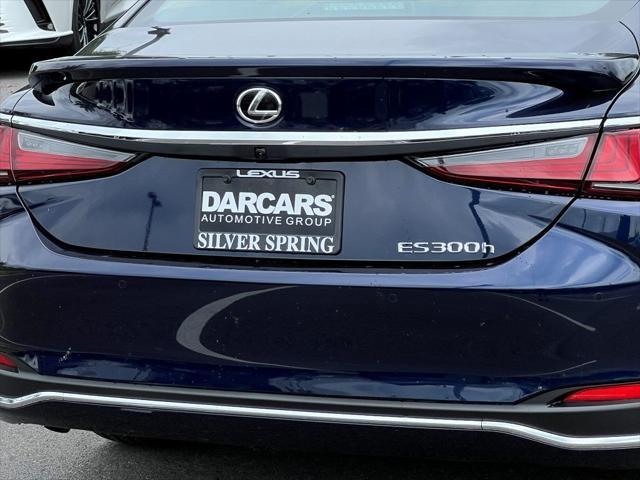 new 2025 Lexus ES 300h car, priced at $47,482