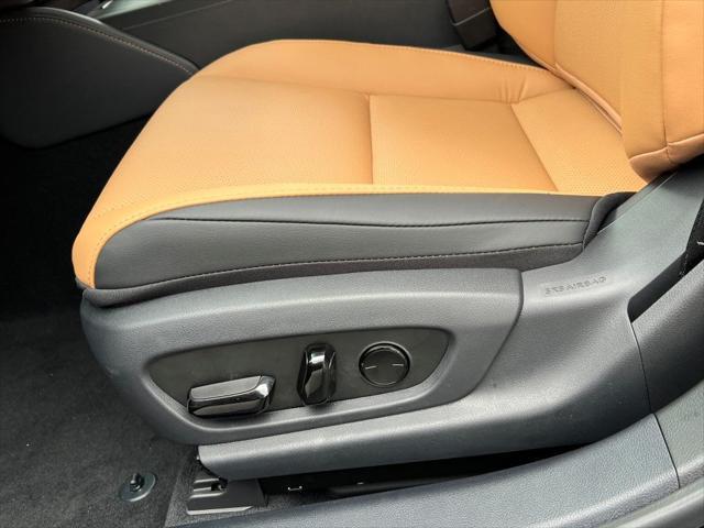 new 2025 Lexus ES 300h car, priced at $47,482