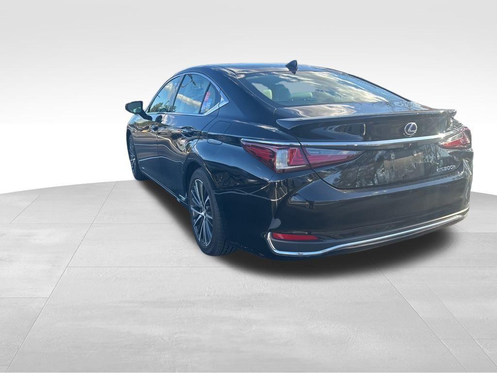 used 2022 Lexus ES 300h car, priced at $40,500