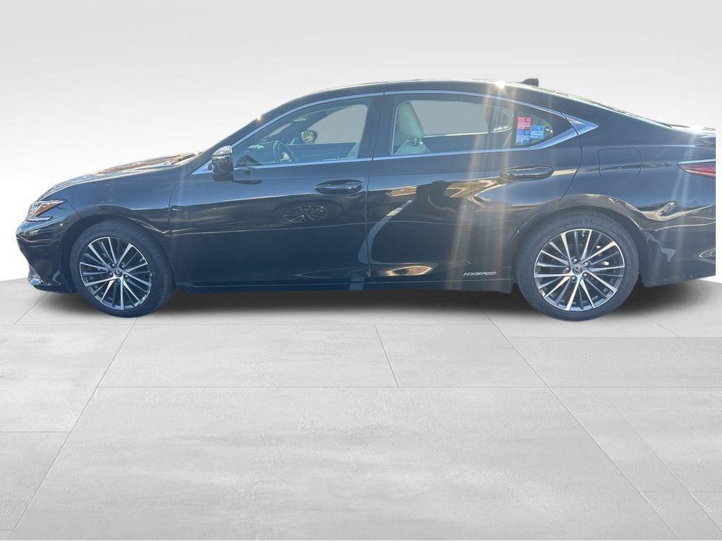 used 2022 Lexus ES 300h car, priced at $40,500