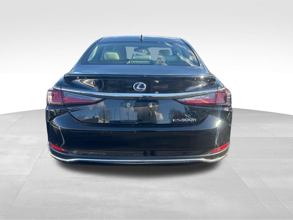 used 2022 Lexus ES 300h car, priced at $40,500