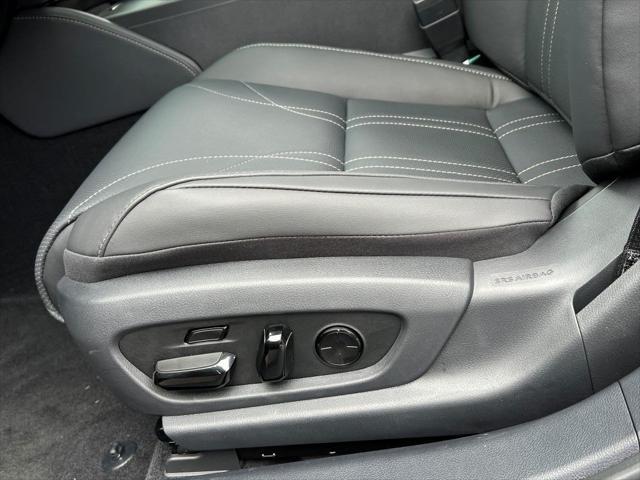 new 2025 Lexus ES 300h car, priced at $52,548