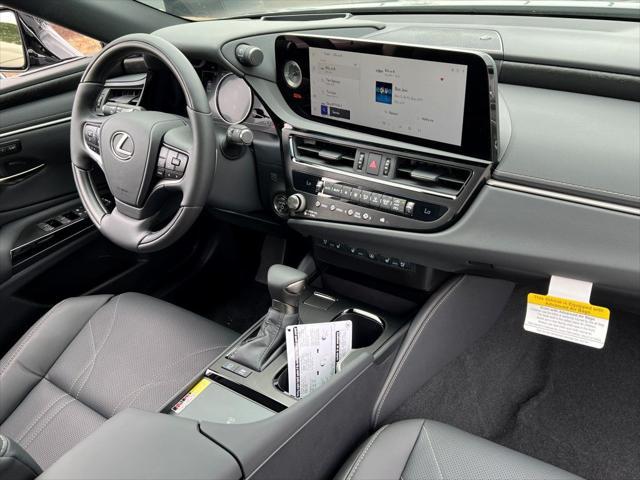 new 2025 Lexus ES 300h car, priced at $52,548