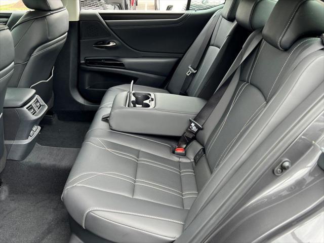 new 2025 Lexus ES 300h car, priced at $52,548
