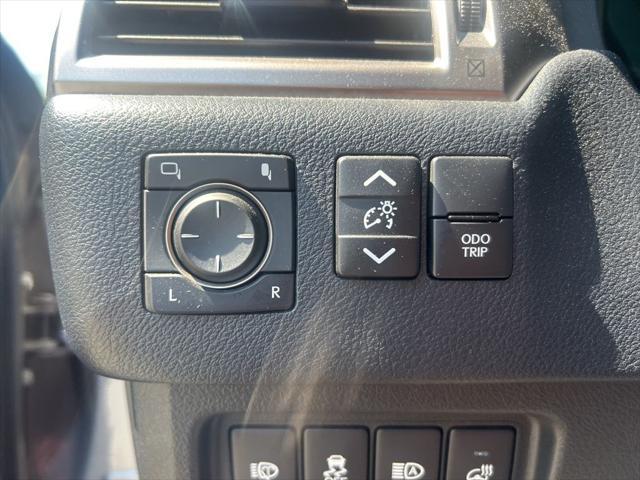 used 2022 Lexus GX 460 car, priced at $53,682