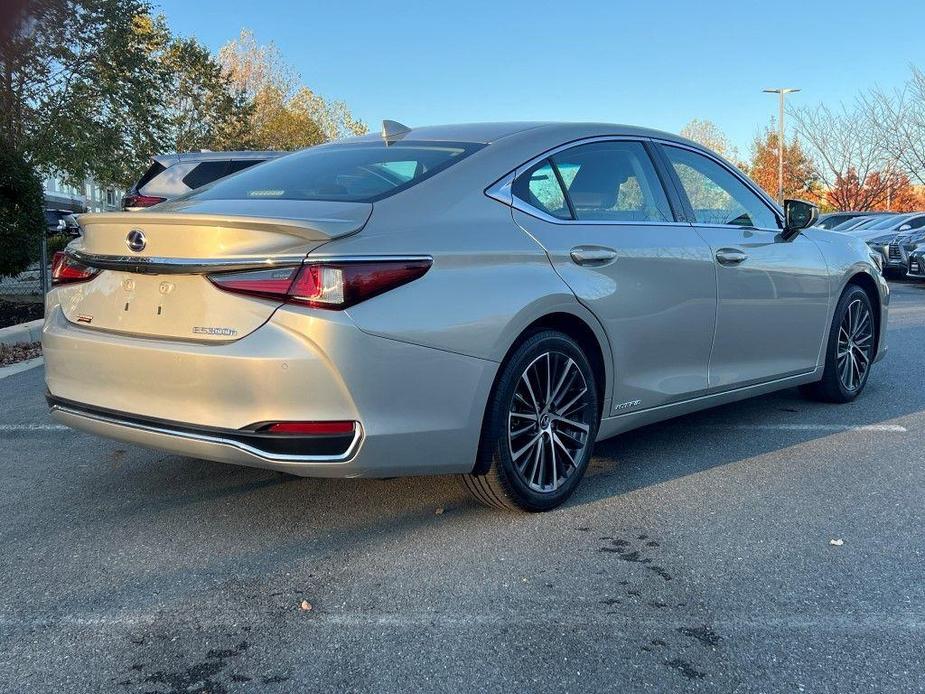 used 2022 Lexus ES 300h car, priced at $41,500