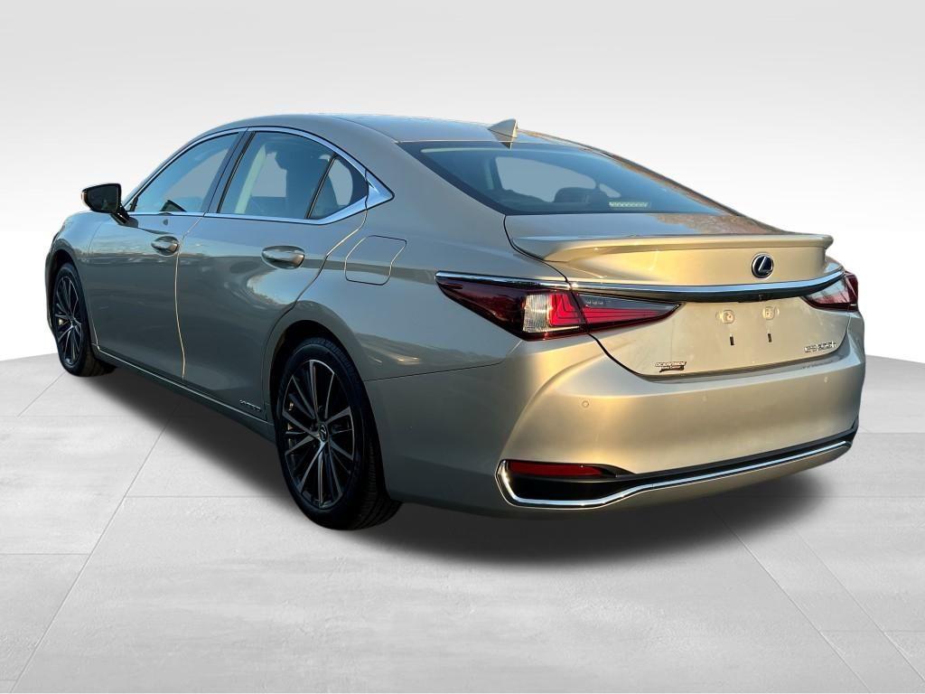 used 2022 Lexus ES 300h car, priced at $38,594