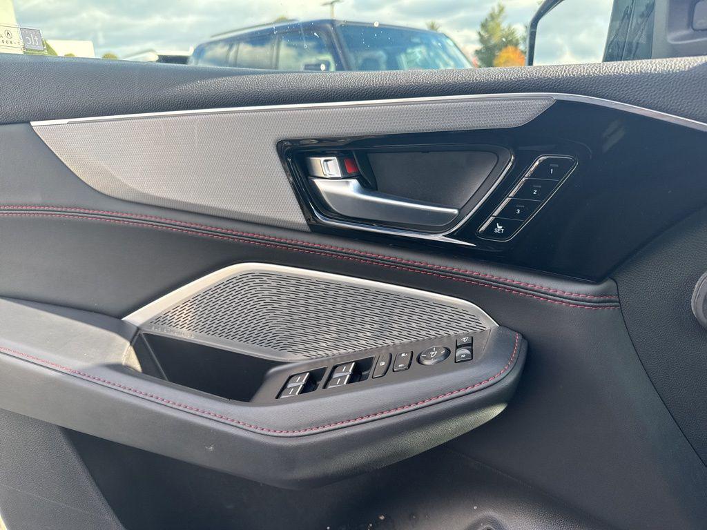 used 2022 Acura MDX car, priced at $40,882