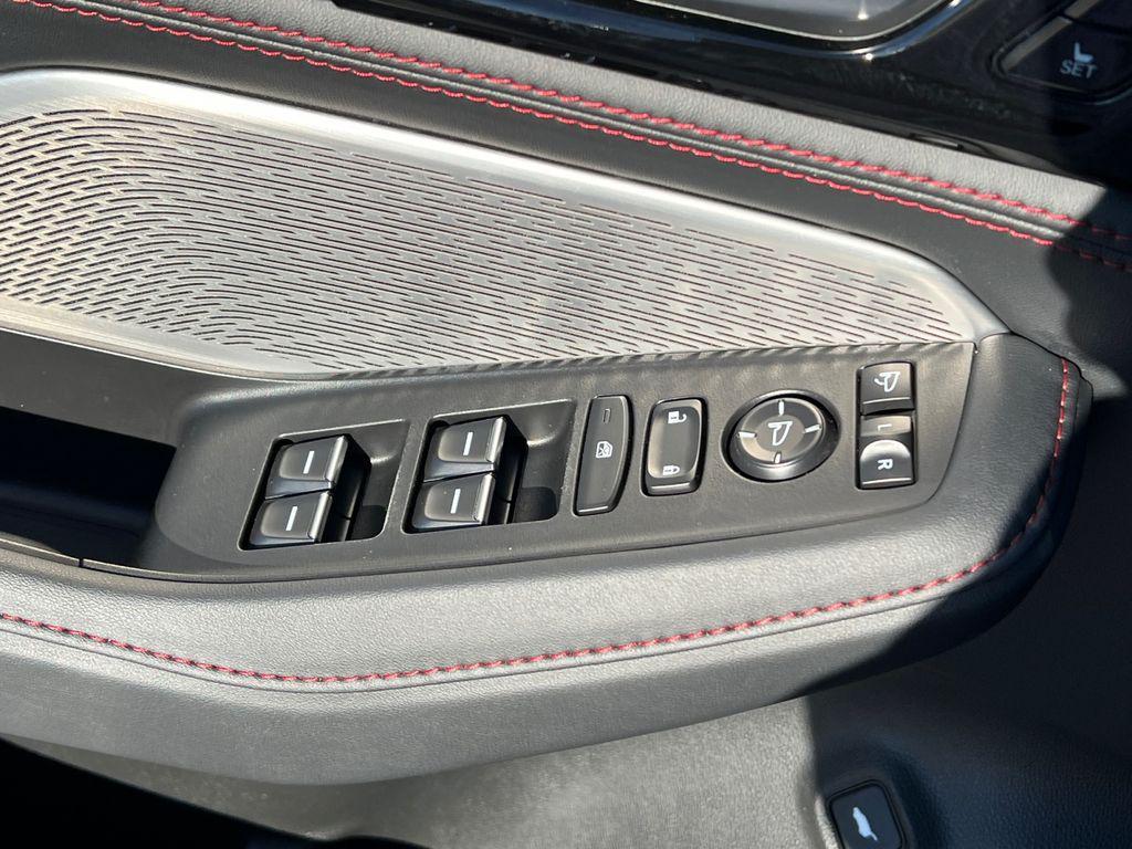 used 2022 Acura MDX car, priced at $39,042