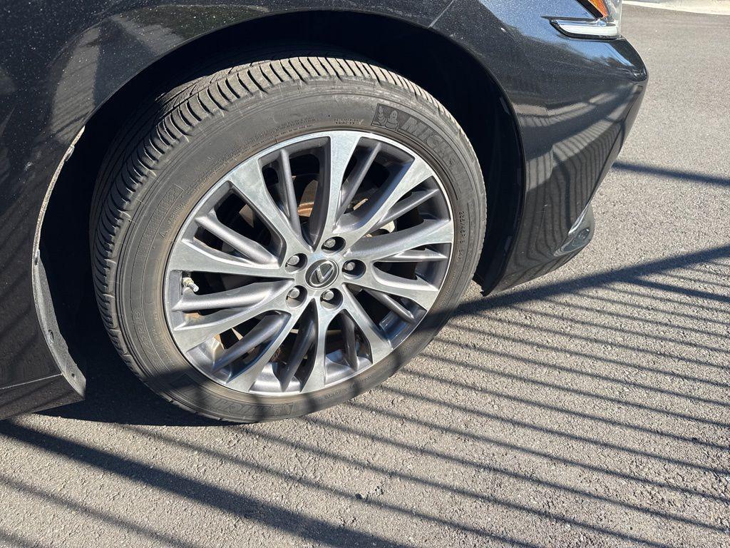 used 2019 Lexus ES 350 car, priced at $28,957
