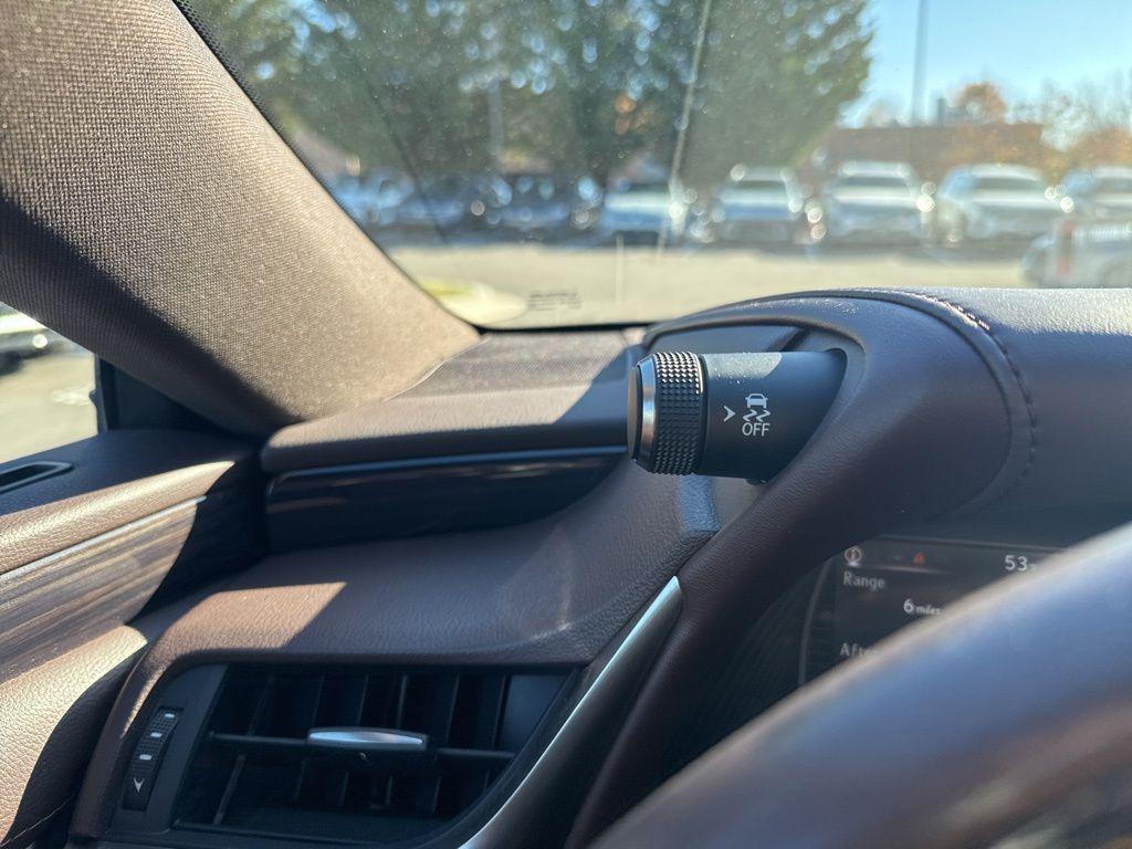 used 2019 Lexus ES 350 car, priced at $28,957