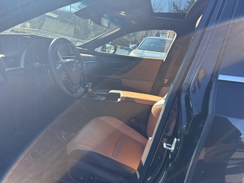 used 2019 Lexus ES 350 car, priced at $28,957