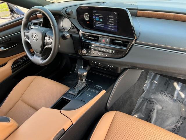 used 2022 Lexus ES 350 car, priced at $38,544