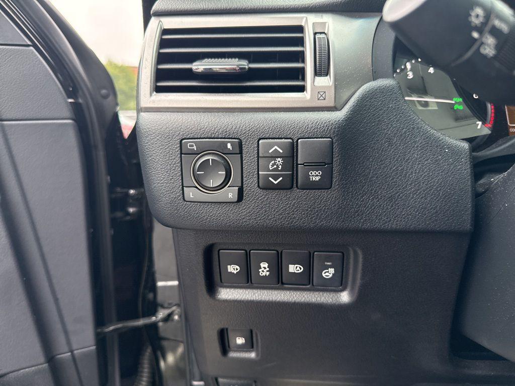 used 2023 Lexus GX 460 car, priced at $53,176