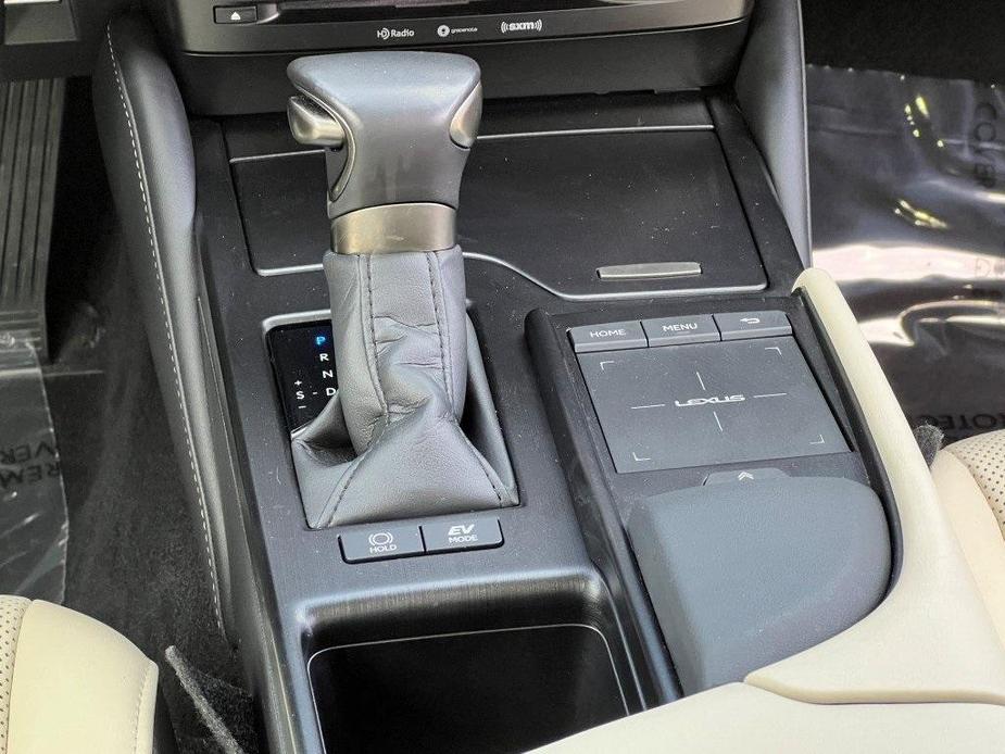 used 2022 Lexus ES 300h car, priced at $40,486