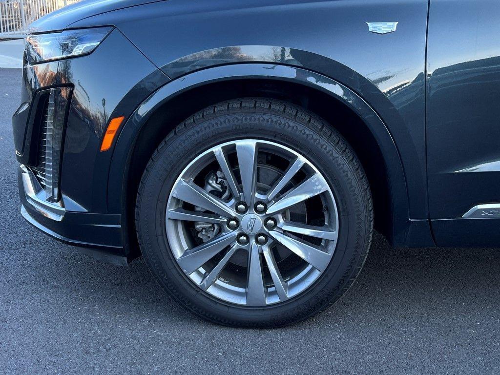 used 2022 Cadillac XT6 car, priced at $30,675