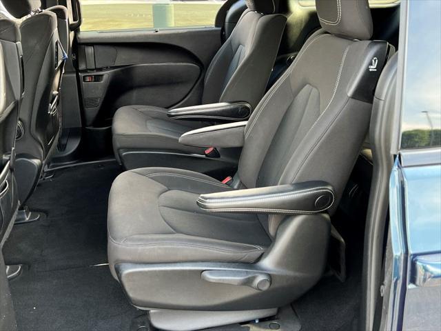 used 2021 Chrysler Pacifica Hybrid car, priced at $27,332