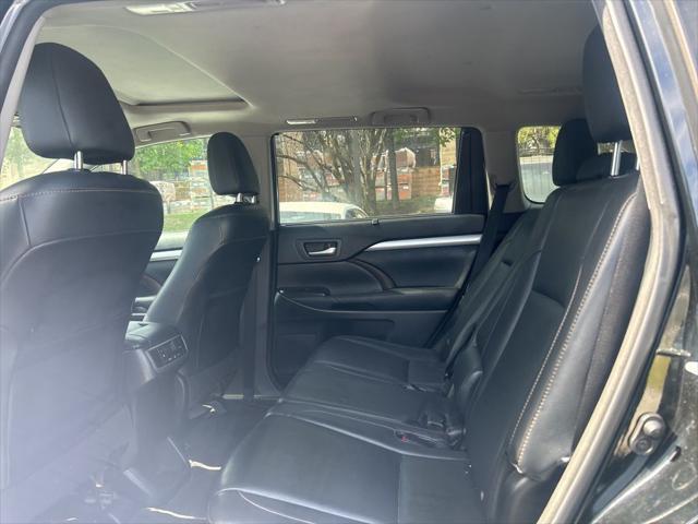 used 2015 Toyota Highlander car, priced at $16,932