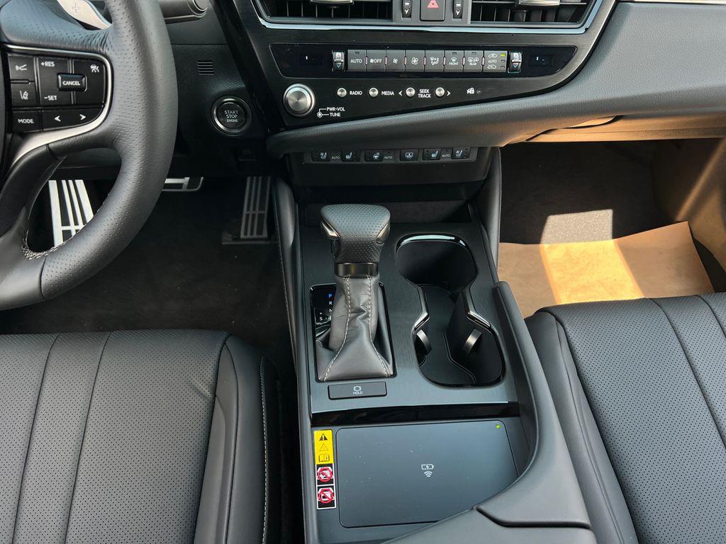 new 2025 Lexus ES 350 car, priced at $56,420