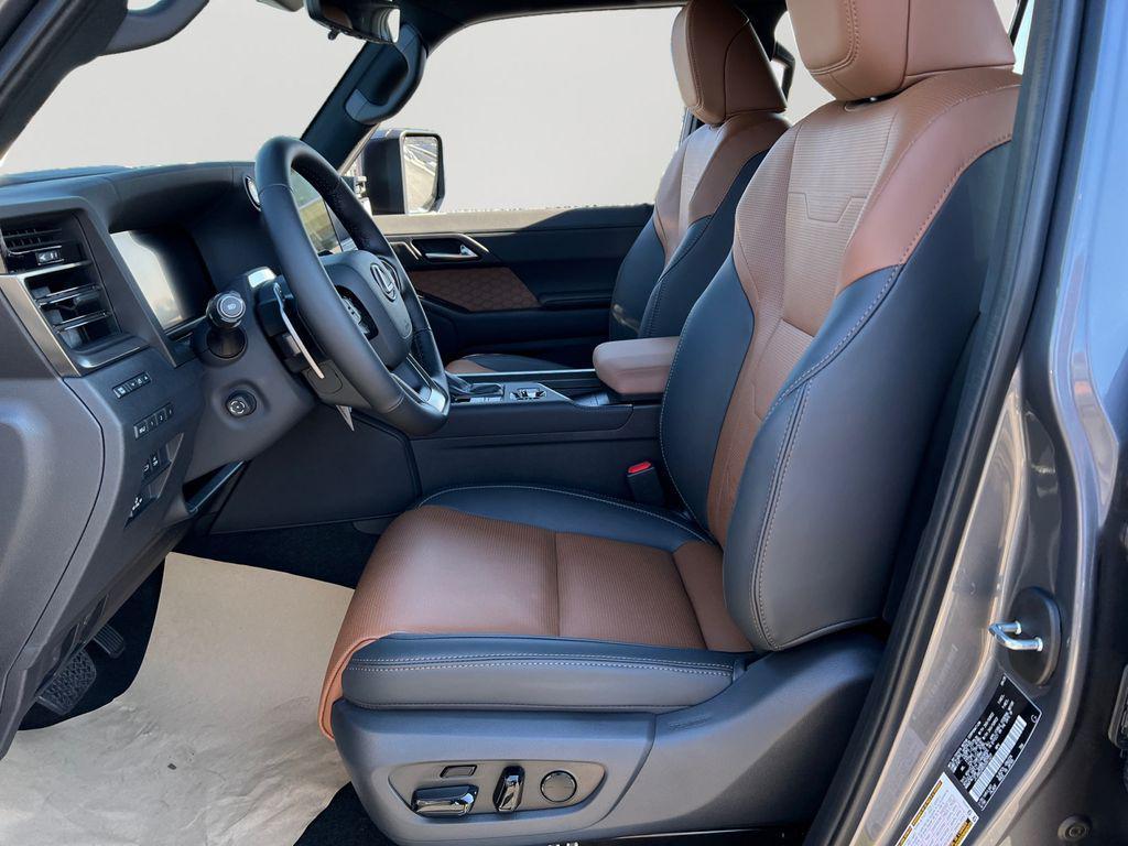 new 2025 Lexus GX 550 car, priced at $85,812