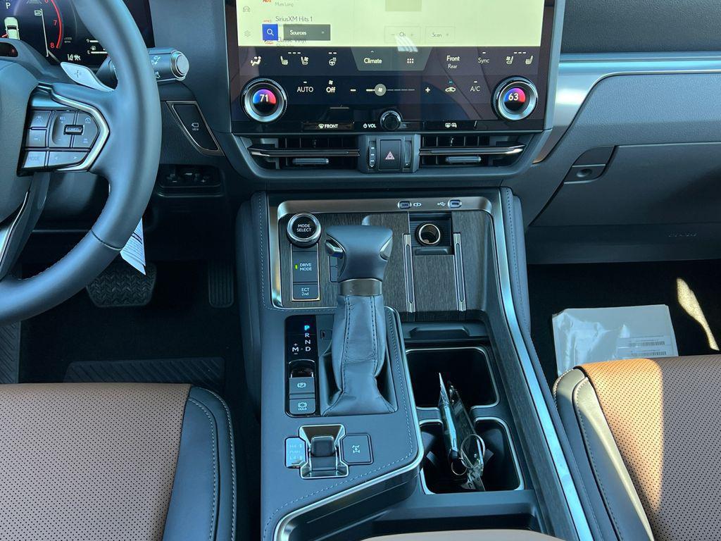 new 2025 Lexus GX 550 car, priced at $75,078