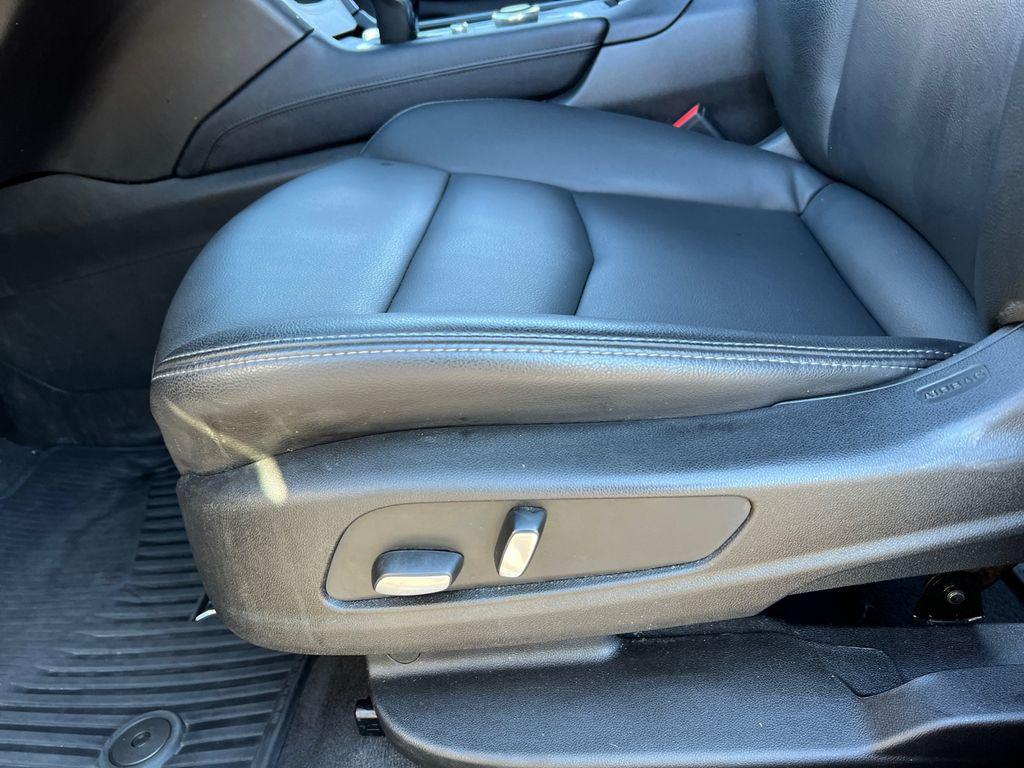 used 2024 Cadillac XT6 car, priced at $30,789