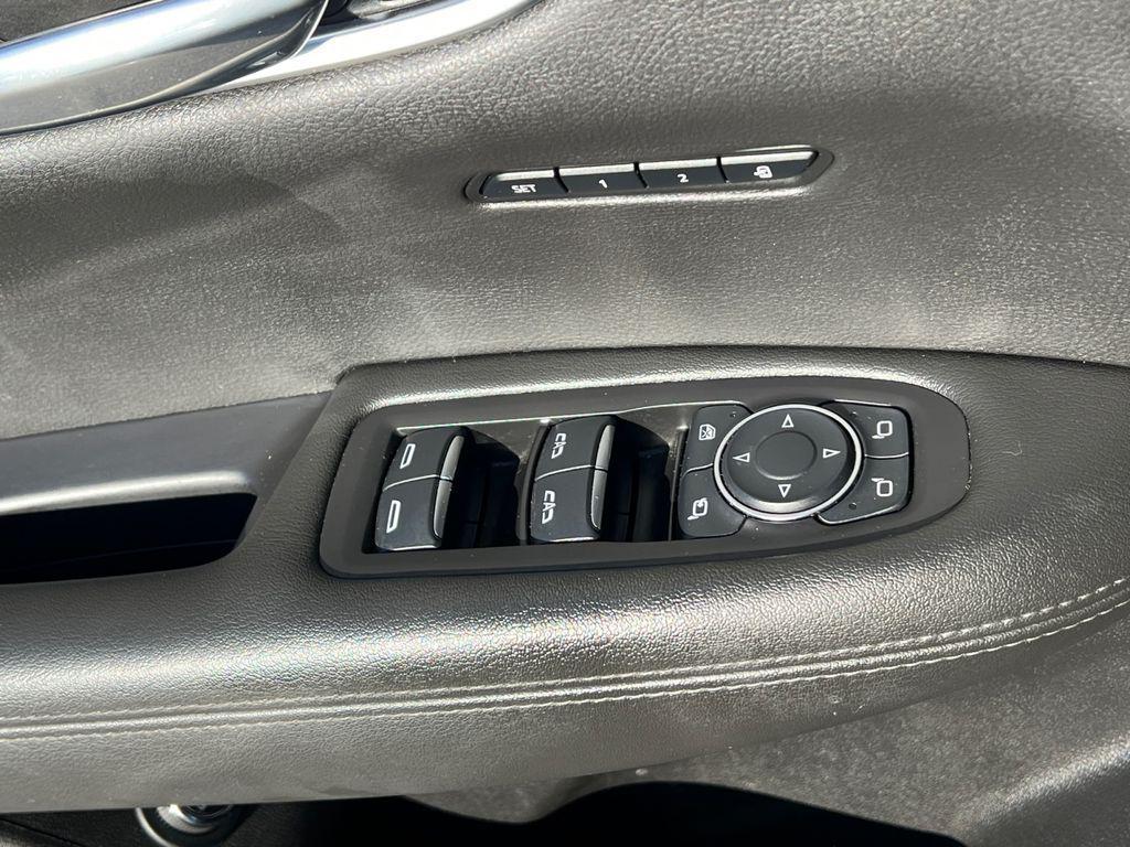 used 2024 Cadillac XT6 car, priced at $30,789