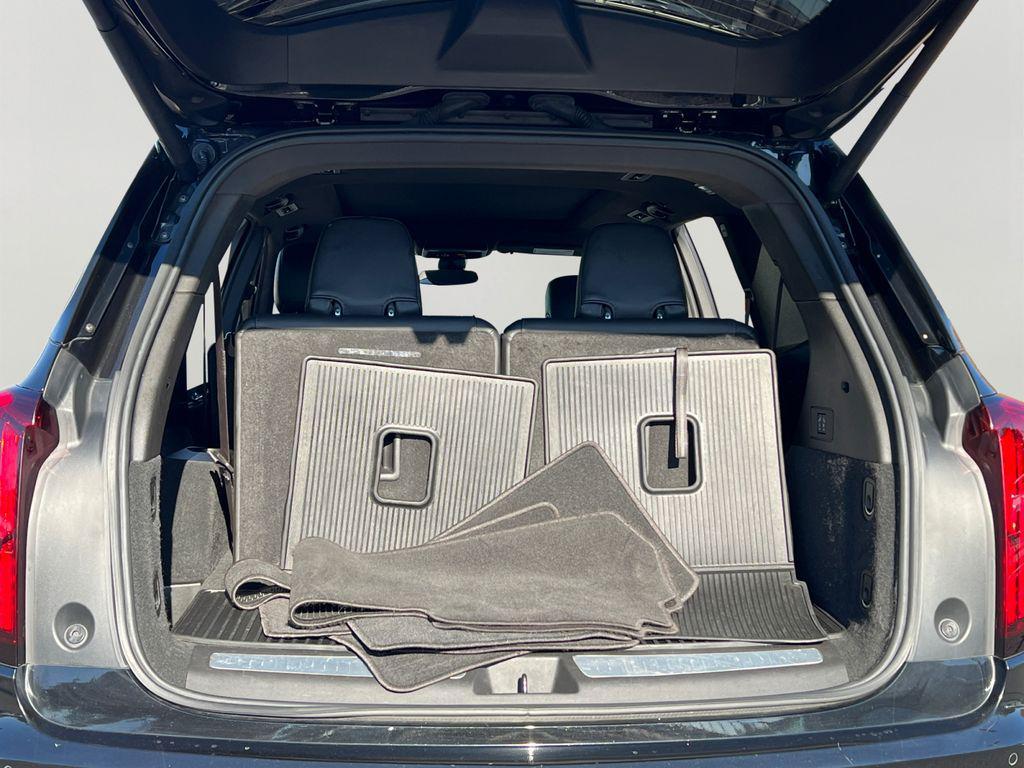 used 2024 Cadillac XT6 car, priced at $30,789