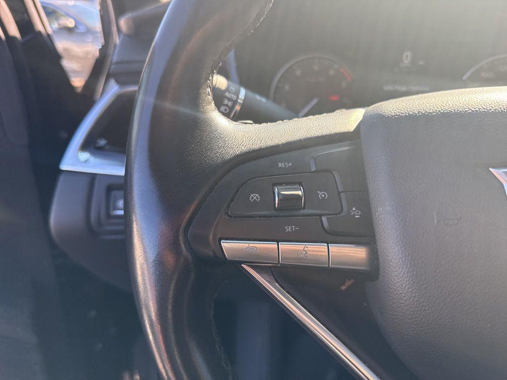 used 2024 Cadillac XT6 car, priced at $31,957