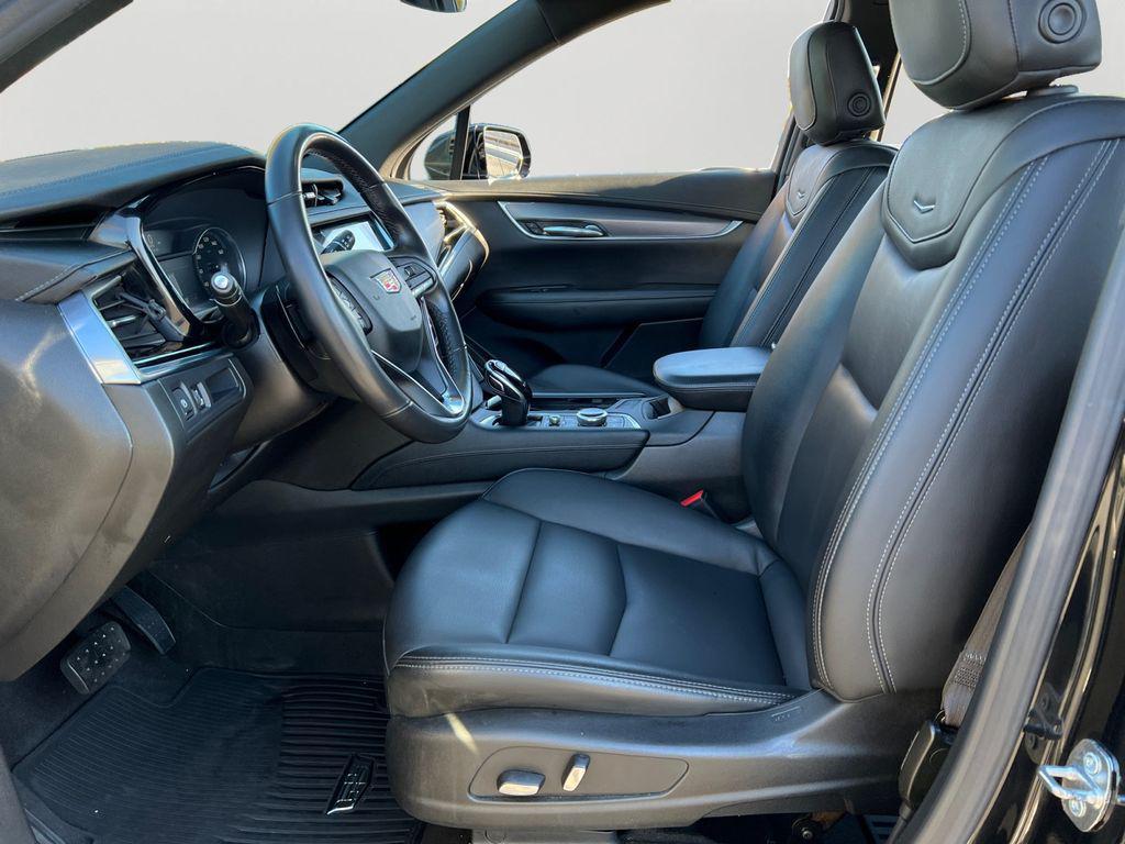 used 2024 Cadillac XT6 car, priced at $30,789