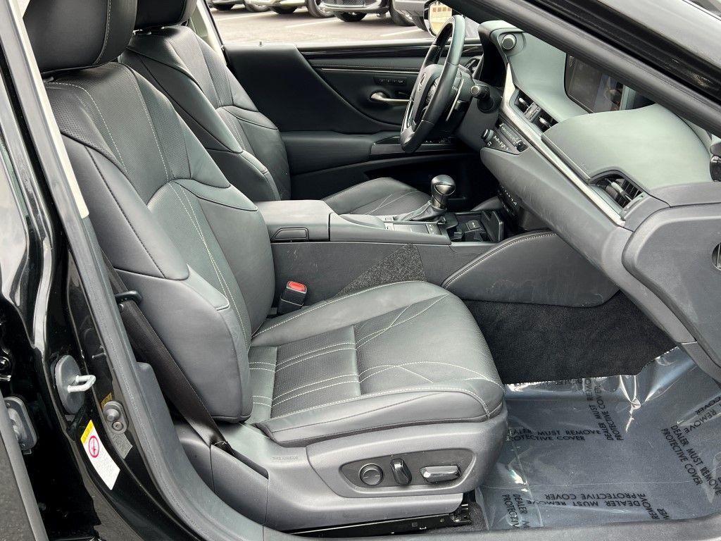 used 2019 Lexus ES 350 car, priced at $31,812