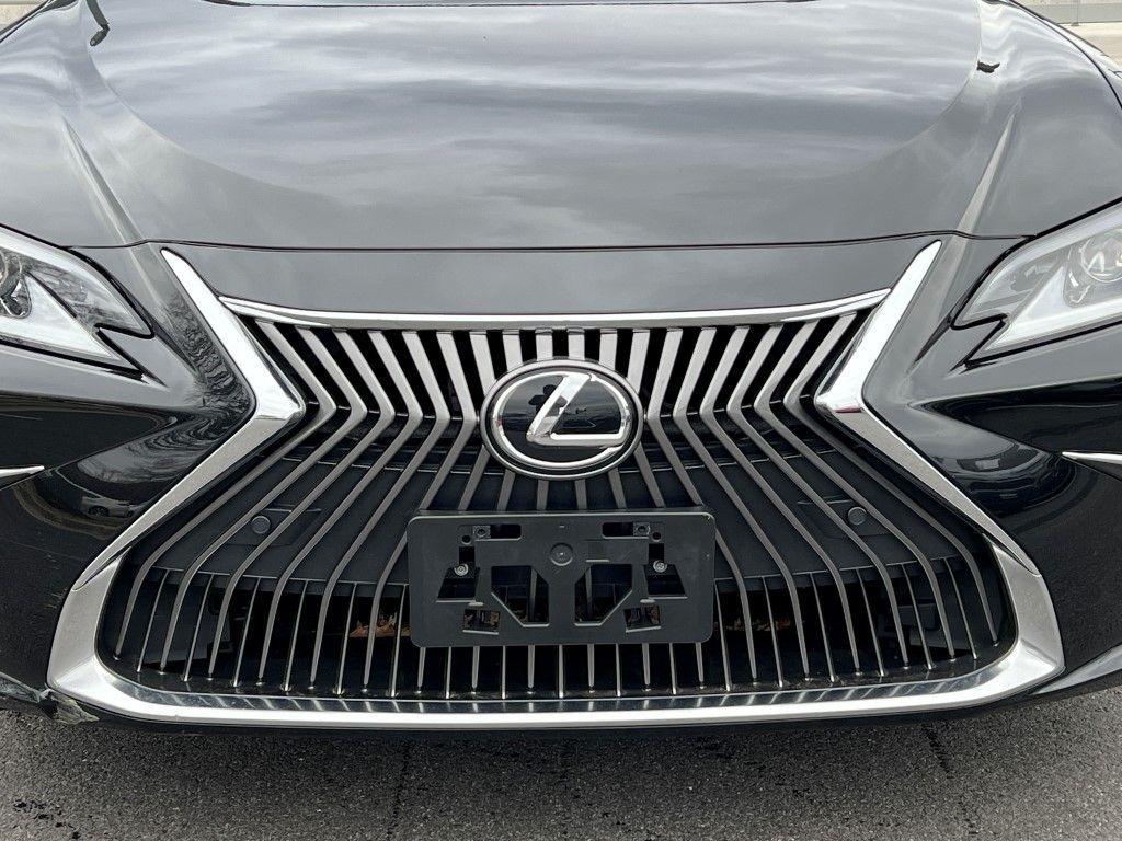 used 2019 Lexus ES 350 car, priced at $31,812