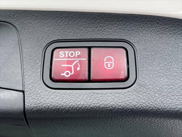 used 2021 Mercedes-Benz GLA 250 car, priced at $26,990