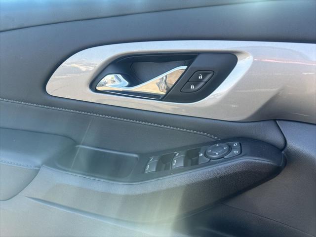 used 2023 Chevrolet Traverse car, priced at $34,177