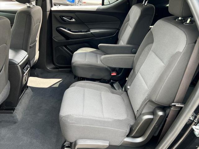 used 2023 Chevrolet Traverse car, priced at $32,143