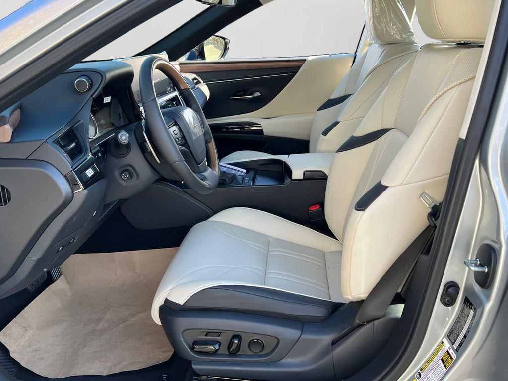 new 2025 Lexus ES 300h car, priced at $54,739