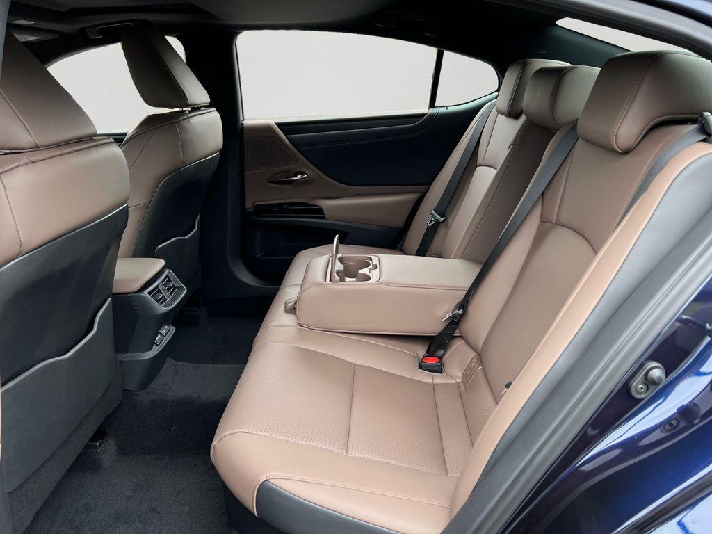 new 2025 Lexus ES 300h car, priced at $51,489