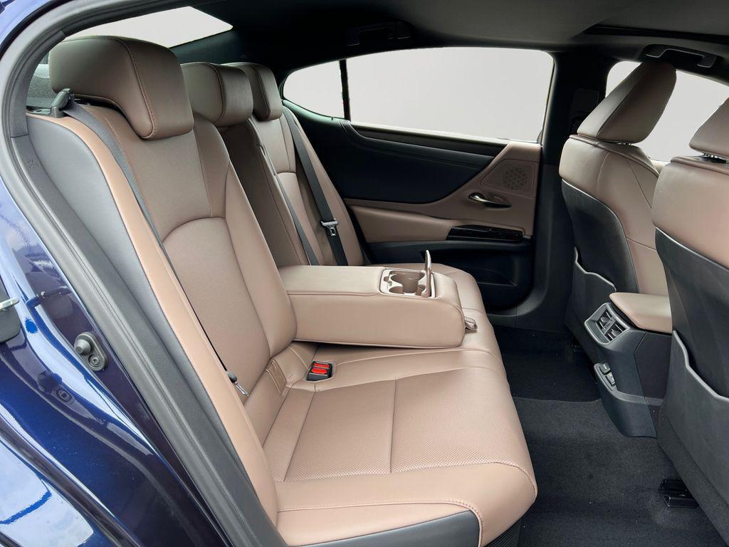 new 2025 Lexus ES 300h car, priced at $51,489
