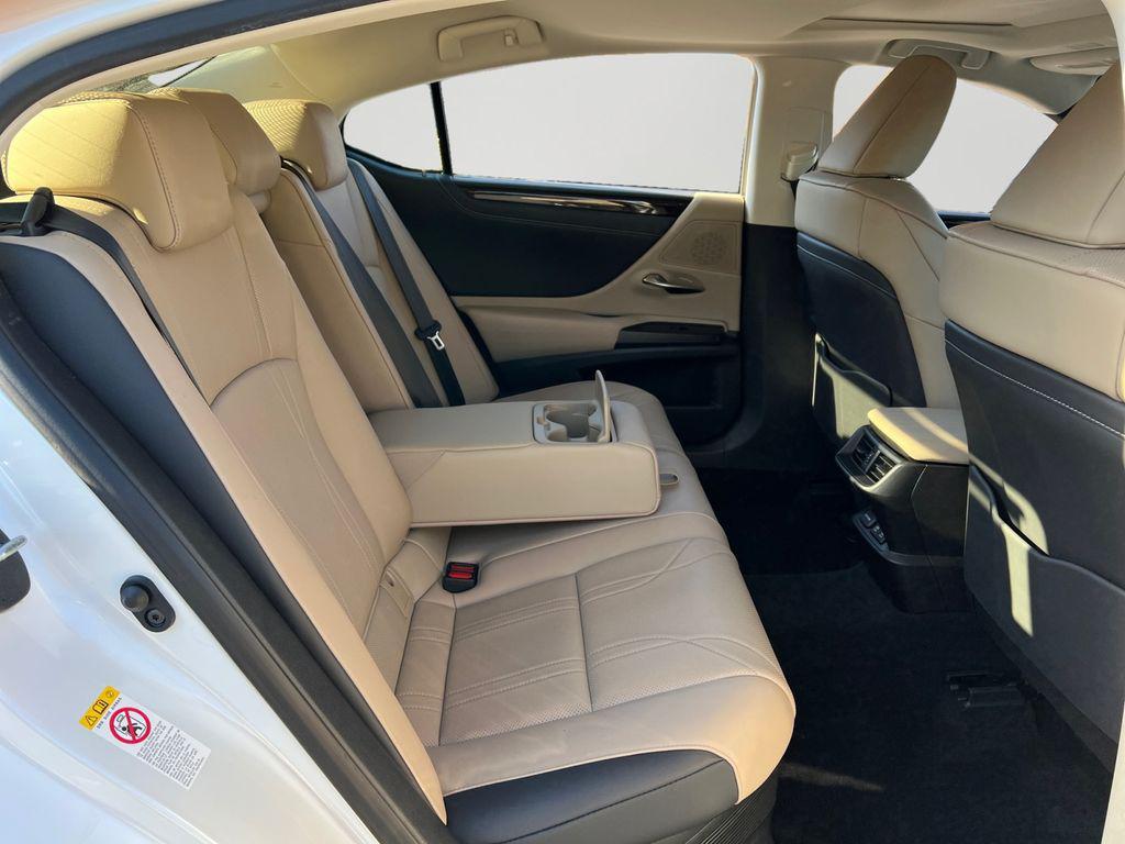 used 2019 Lexus ES 300h car, priced at $32,799